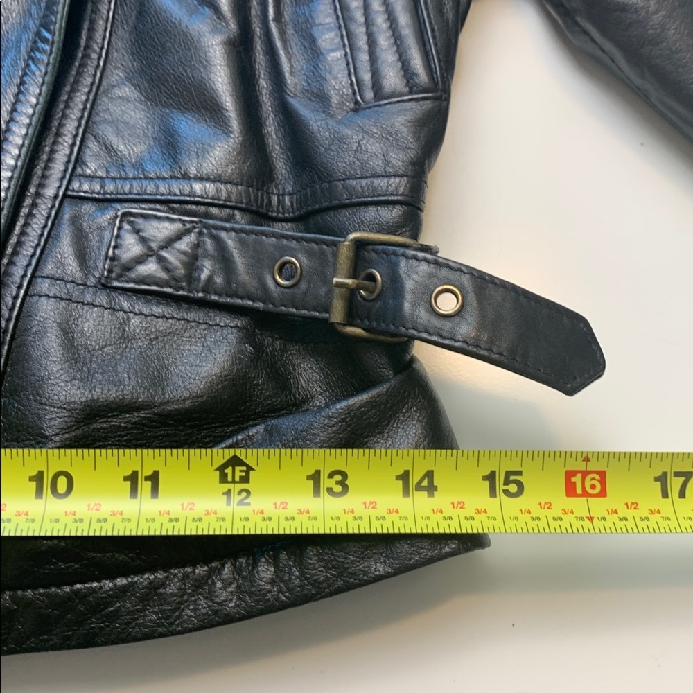 Danier Women’s Black Leather Motorcycle Jacket, Pockets, Adjustable Waist - Picture 17 of 17